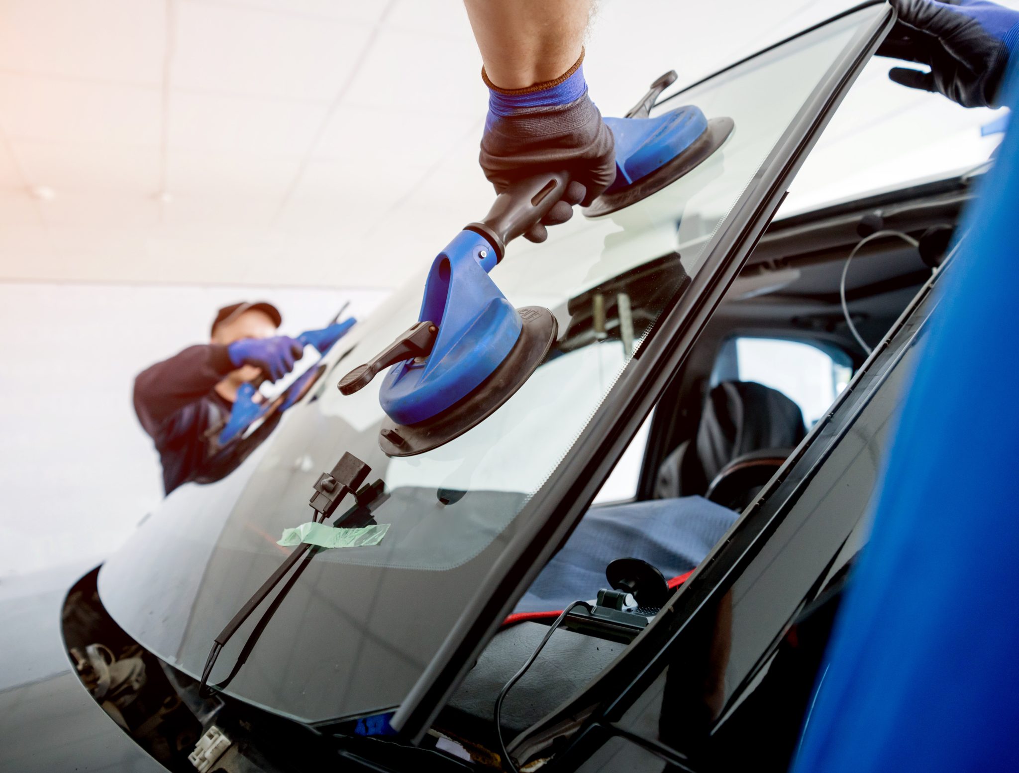Jeep windshield replacement in Phoenix, Arizona - professional windshield installation in progress